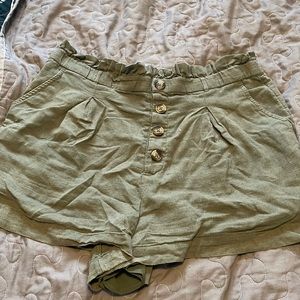 Size XL American Eagle paper bag shorts in olive green